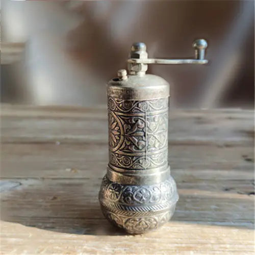 Portable Manual Pepper Grinder with Copper Alloy Design